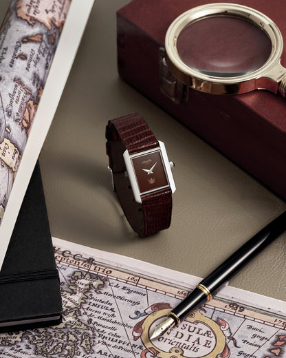 Motel De Ekatra Maroon