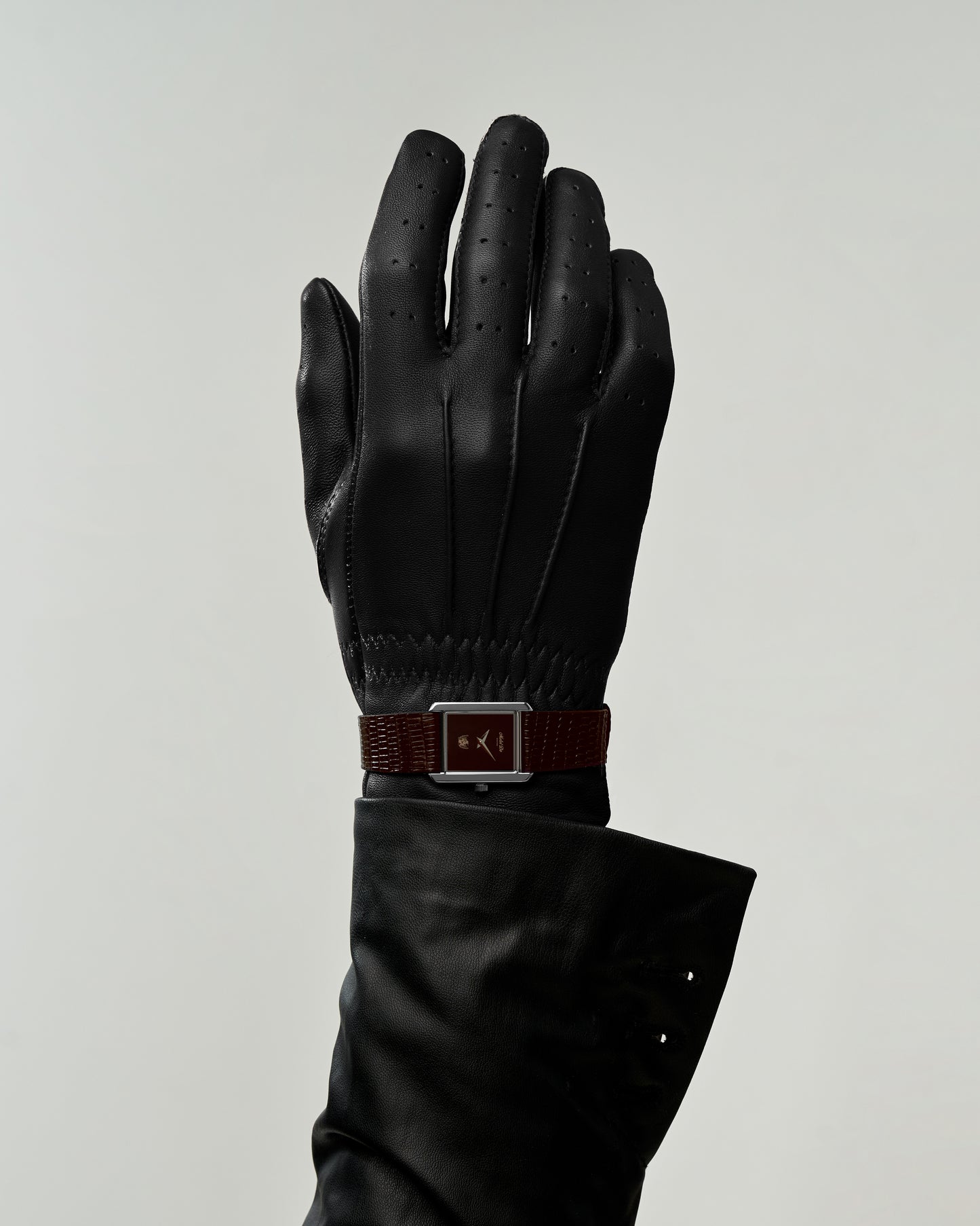 Motel De Ekatra Maroon